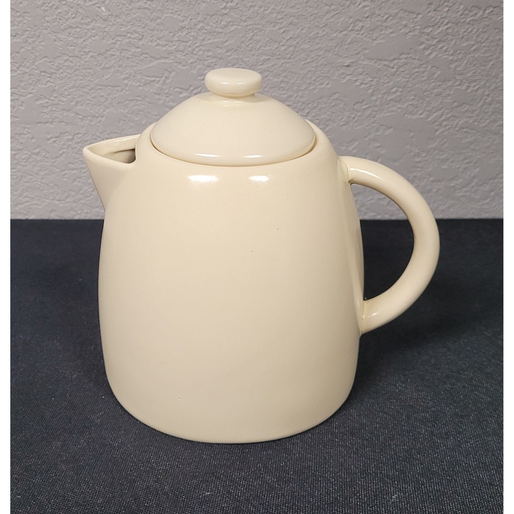 Starbucks 2011 Cream Ivory Ceramic Coffee Tea Server Pitcher Pot 25 oz